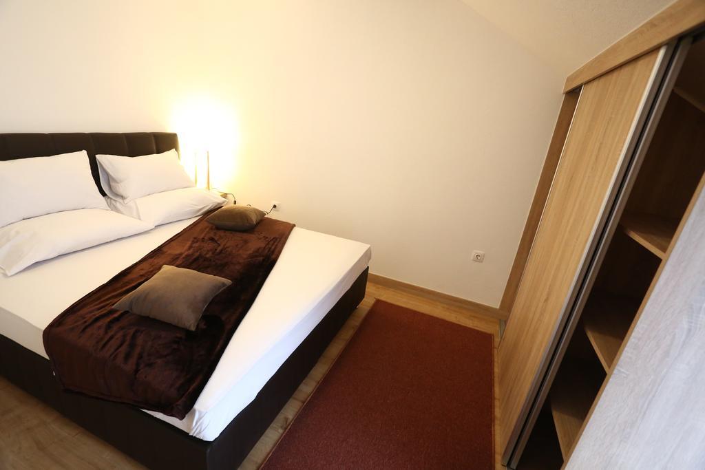 Apartments Kolonija Сараево Стая снимка
